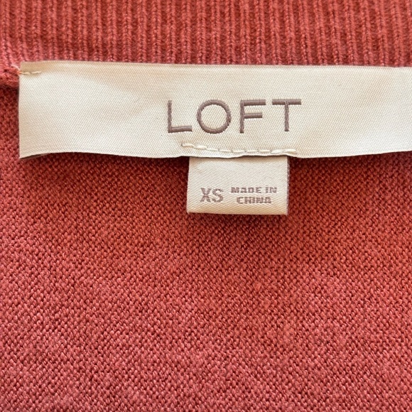 Loft oversized long sleeve sweater. Coral/Rose Color. Size XS. Soft. - Picture 5 of 6